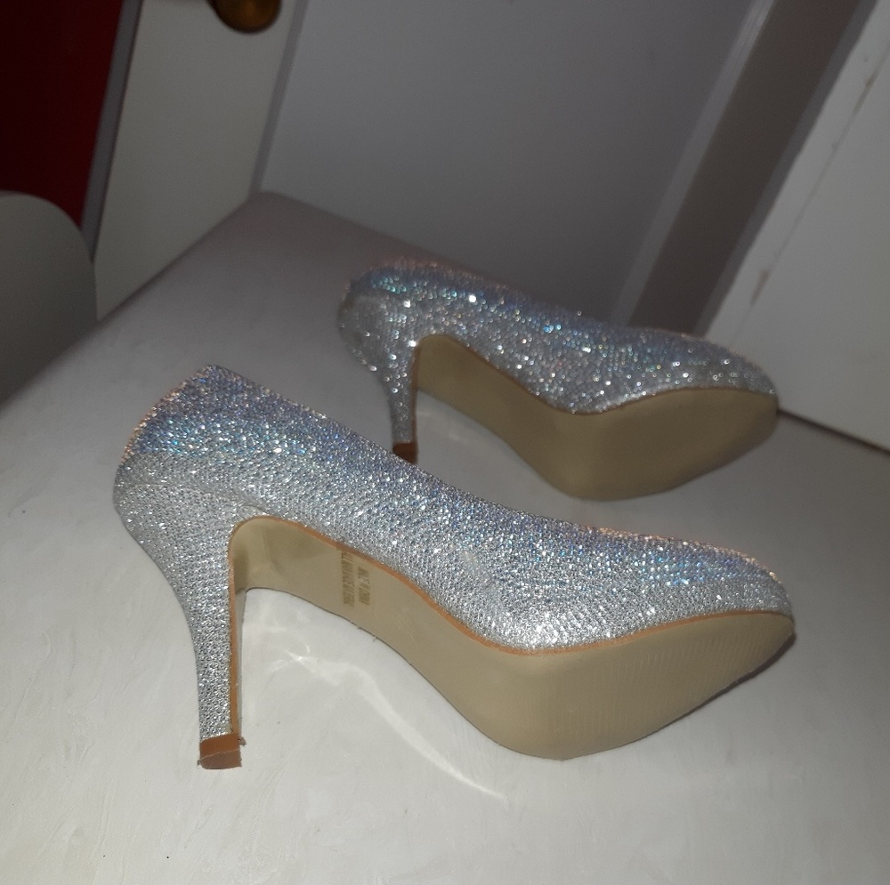 Heels - Picture 4 of 7